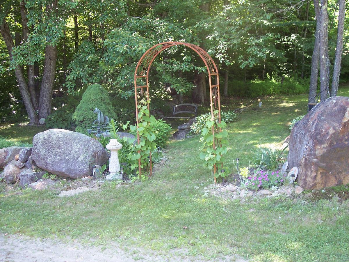 Bed and Breakfast Hummingbird Hill Stoddard Экстерьер фото